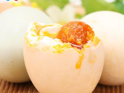 厂家批发咸鸭蛋 亿家爱牌农家腌制鸭蛋农家散养鸭蛋流油70g100枚图3