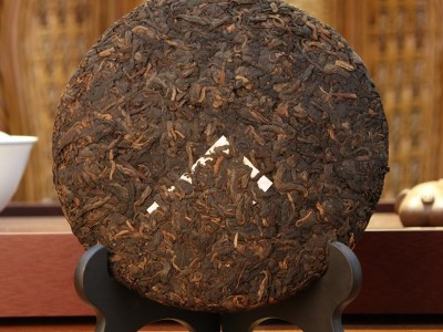 班章金芽 普洱茶班章金芽古树熟饼 宫廷普洱茶 宫廷金芽图2