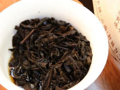 班章金芽 普洱茶班章金芽古树熟饼 宫廷普洱茶 宫廷金芽图5