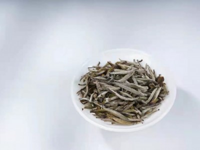 传成老树白茶（淡泊明志）30g/盒2015特级银针图3