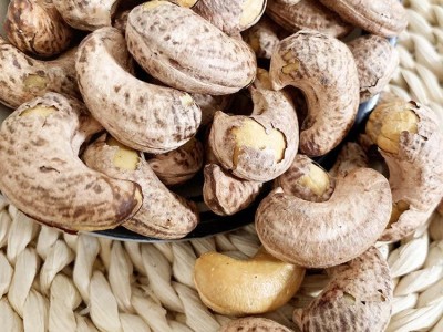 越南带皮腰果仁500g原装烘焙盐焗特产坚果孕妇小吃零食散装批发图3