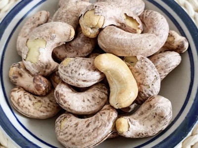 越南带皮腰果仁500g原装烘焙盐焗特产坚果孕妇小吃零食散装批发图2