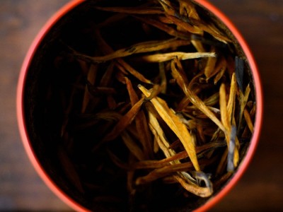 凤庆滇红茶大金针500克 蜜香金芽浓香型云南古树春茶红茶叶散装茶图2