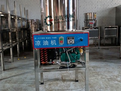 菜籽油快速降温机器 花生油冷油机 油坊铜管风冷凉油机图1