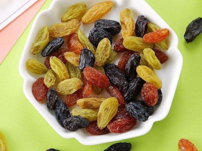 批发什锦葡萄干 四色葡萄干混合装净重220克罐装休闲小零食图4