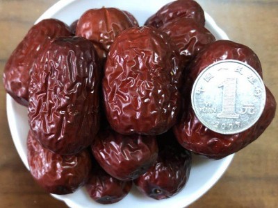 产地直销新疆红枣 核小肉厚煮粥煲汤吊干特大枣免洗干果批发图3