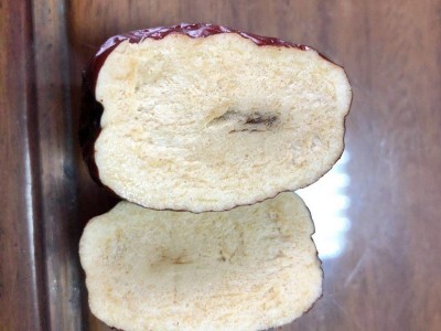 产地直销新疆红枣 核小肉厚煮粥煲汤吊干特大枣免洗干果批发图4