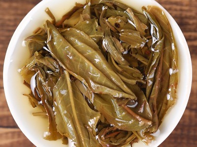 云南普洱易武麻黑圆茶 2015年普洱生茶茶叶 357g七子饼茶图4