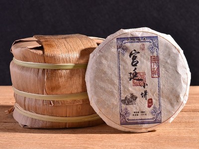 批发云南普洱茶 陈年普洱 100g宫廷普洱茶 班章金芽 普洱七子饼茶图2