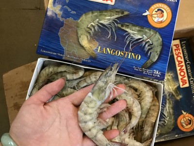 2021年盐冻厄瓜多尔白虾 40/50 老船长南美盐白虾蓝盒壳薄 2kg/盒图2