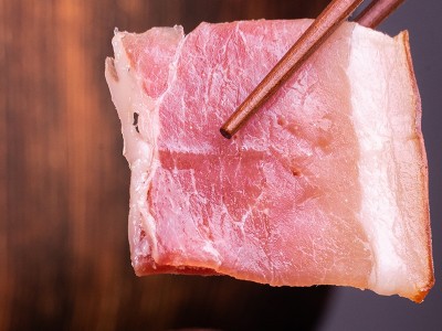 厂家直发冕宁火腿 烟熏腊蹄子 腊火腿 腊猪蹄 腊肉图3