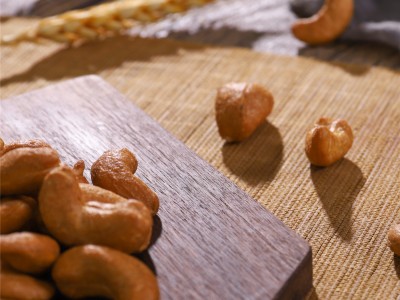 盐焗腰果 孕妇小吃零食散装20斤整箱批发烘烤坚果零食图5
