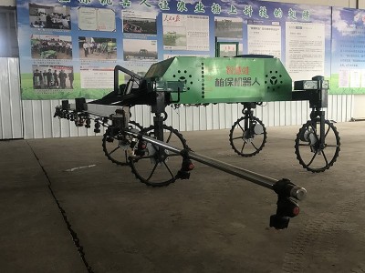 喷杆式打药机 遥控四轮喷雾机 植保机器人 风送式打药机弥雾机图4