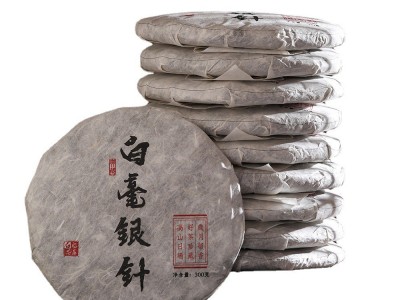 【工厂店】福鼎白茶白毫银针2015年300克白茶饼批发性价比高图5