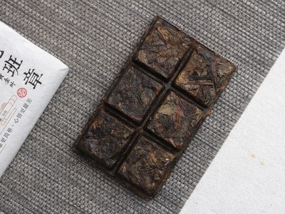 大量批发云南普洱茶 50克老班章黄金叶生砖 老树生茶 陈年普洱茶图3