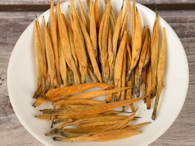 批发云南滇红茶 2022年凤庆蜜香大金针 早春茶 金芽500克 散茶图2