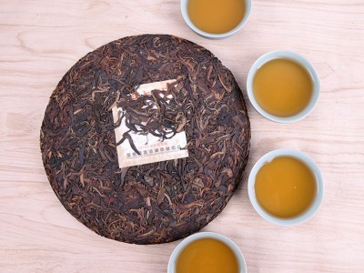 景迈山古树晒青茶生肖系列马上吉祥云南七子饼茶普洱茶黑茶生茶图4
