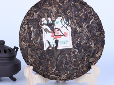 2007年云南班章王 普洱茶七子饼茶 班章茶生茶勐海高山茶叶图2