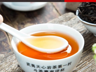 武夷山茗枞乌龙茶厂家小铁罐礼盒装批发大红袍 高香型金观音茶叶图2