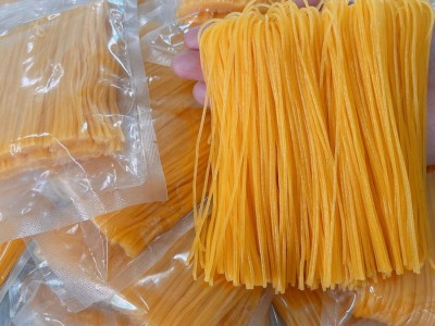 厂家批发玉米面条批发定制220g/袋玉米面条面饼量大从优图2
