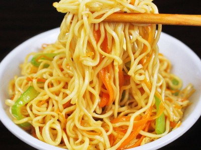 穗燕大碗面整箱散装9斤非油炸方便面碗仔公仔火锅面条速食蒸面饼图4