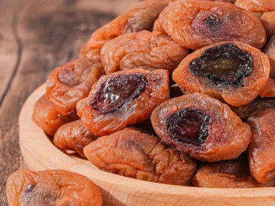 爆浆葡萄梅子250g果脯蜜饯梅子网红休闲零食孕妇话梅袋装包图2