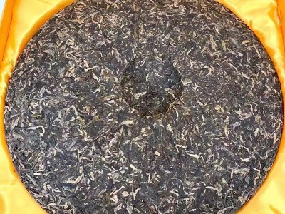 云南普洱茶 勐海大树明前布朗老班章三公斤礼盒装生茶饼图2