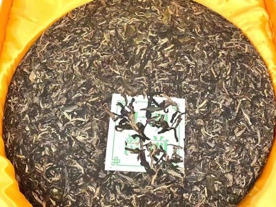 云南普洱茶 勐海大树明前布朗老班章三公斤礼盒装生茶饼图3