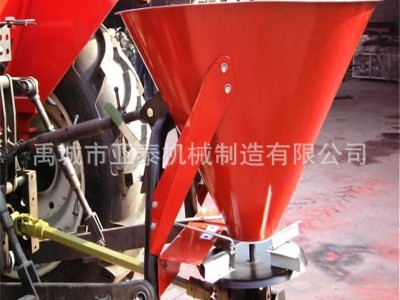 山东施肥机械厂家供单圆盘铁桶撒肥机 配套四轮拖拉机ZP图2