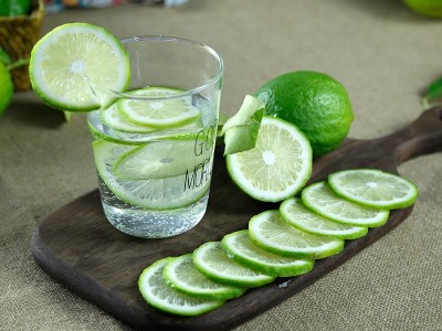 广东香水柠檬新鲜现摘无籽青柠檬香味四季柠檬奶茶店专用批发整箱图2