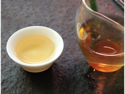 云南茶叶白茶普洱茶老白茶357g香气浓郁 回甘甜 推荐款白茶厂家图2