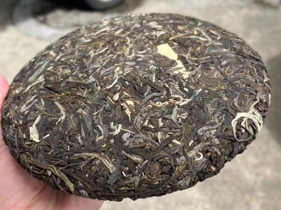 2013年八八青饼普洱生茶 云南班章茶区普洱生茶 回甘持久口感霸气图4
