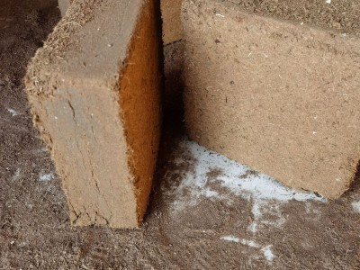 厂家直销小椰砖650克土壤无土栽培兰花植料 椰糠椰壳脱盐椰砖包邮图3