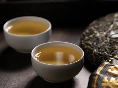云南普洱茶2022年墨江凤凰窝珍藏古树茶普洱生茶印级青饼357g批发图2