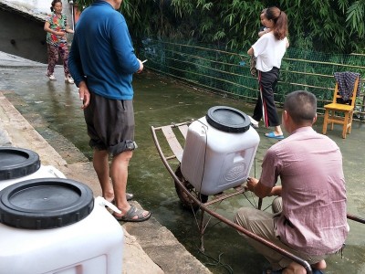 汉农中蜂木桶土蜂蜜500g古法割蜜一年只取一次秦岭山野花天然纯蜜图4