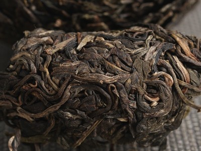 批发云南普洱茶叶 布朗青沱 2018年乔木生茶 250克/沱 厂家直供图2