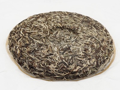 忆品仙福鼎白茶饼 春茶日晒大白毫银针300g/饼 厂家批发图3