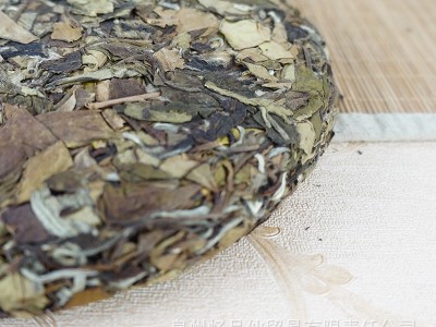 2017年日晒白露茶 福鼎特产大白茶饼高山生态寿眉350g 厂家直供图3