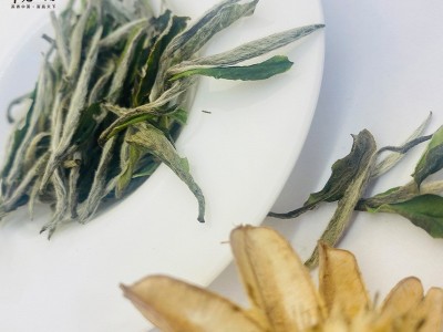 2022年明前牡丹王特级福鼎白茶散茶批发市场古树老白茶茶叶白牡丹图3