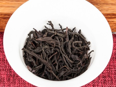 试缘 桐木关挂墩高山传统烟熏工艺正山小种红茶松烟香桂圆汤50g图2