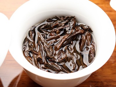 试缘 桐木关挂墩高山传统烟熏工艺正山小种红茶松烟香桂圆汤50g图4