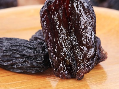 大颗黑加仑葡萄干超大新疆葡萄干特级黑加仑无核葡萄干500g吐鲁番图1