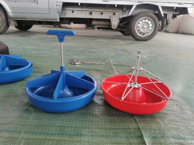 小猪料槽仔猪补料槽产床保育床育肥食槽加厚塑料料盆养猪用品包邮图2