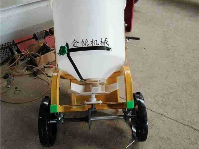 撒肥车拖拉机悬挂式肥箱撒肥机器图3