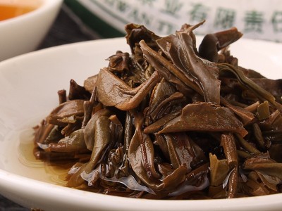 老同志2012年9948生饼357g生普洱茶生茶云南七子饼茶七年茶饼茶叶图3