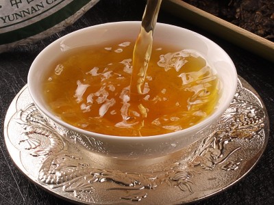 老同志2012年9948生饼357g生普洱茶生茶云南七子饼茶七年茶饼茶叶图4