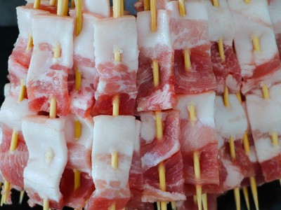 合源汇五花肉烧烤铁板猪肉串网红油炸手把小串商用炸串食材100串图2
