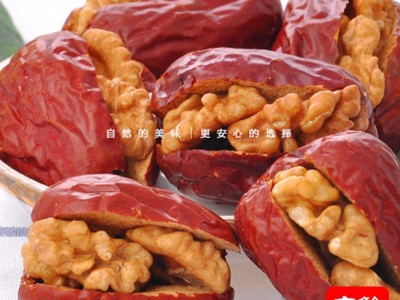 新疆特产休闲零食品5星骏枣夹核桃枣丫丫优选大红枣甜核桃枣制品图4