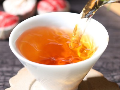批发云南茶叶功夫红茶滇红小沱凤庆红茶晒红500g装图4