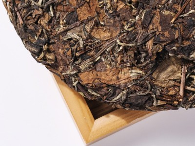 2018年福鼎白茶老白茶 福鼎白茶寿眉 贡眉厂家老白茶饼批发350g图3